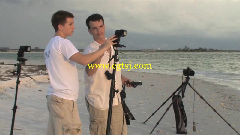 沙滩外景模特摄影用光视频教程的图片2